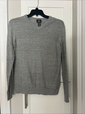 H&M Men’s Heather Gray V-Neck Sweater